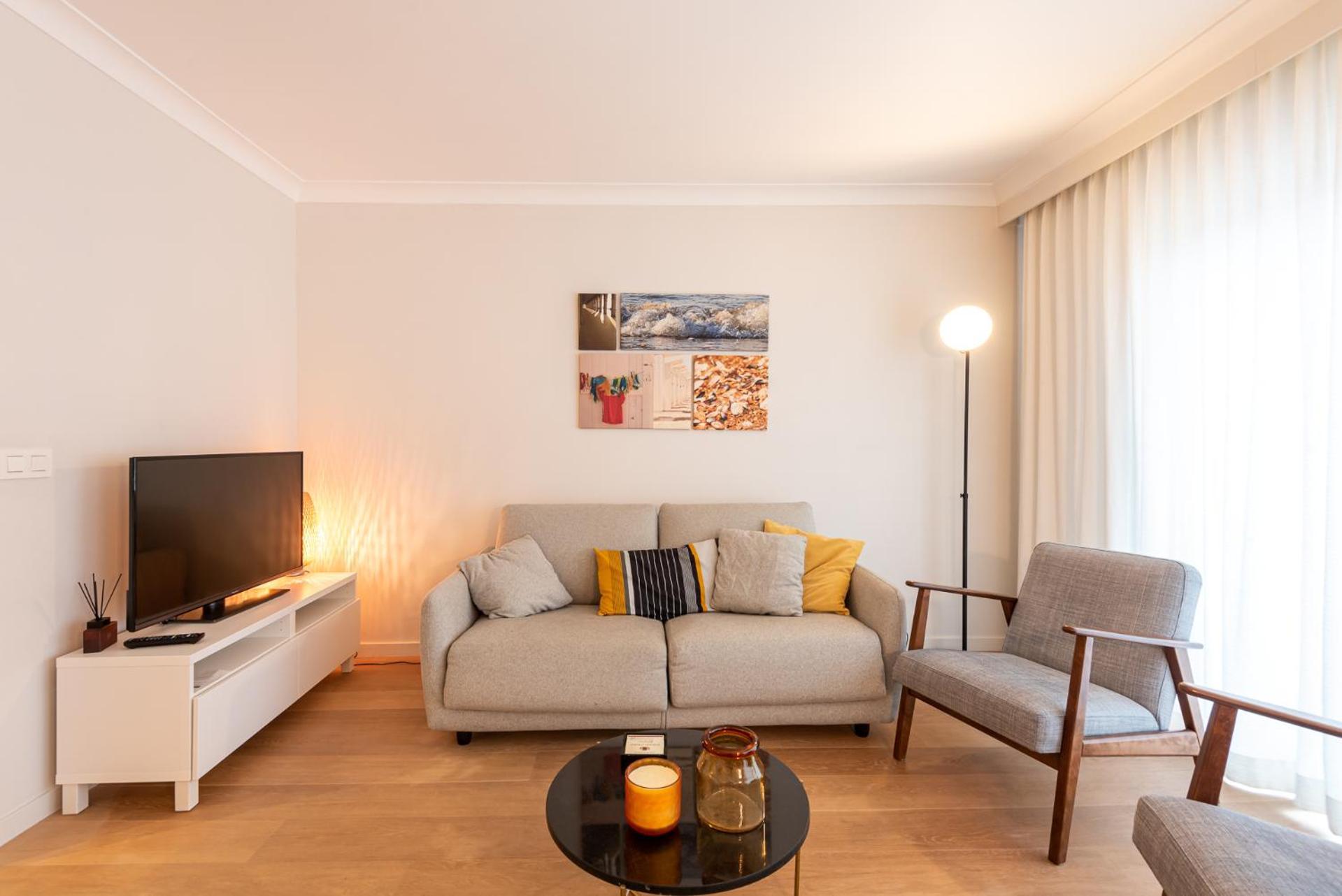 Apartment Modern With Large Terrace Close To The Sea